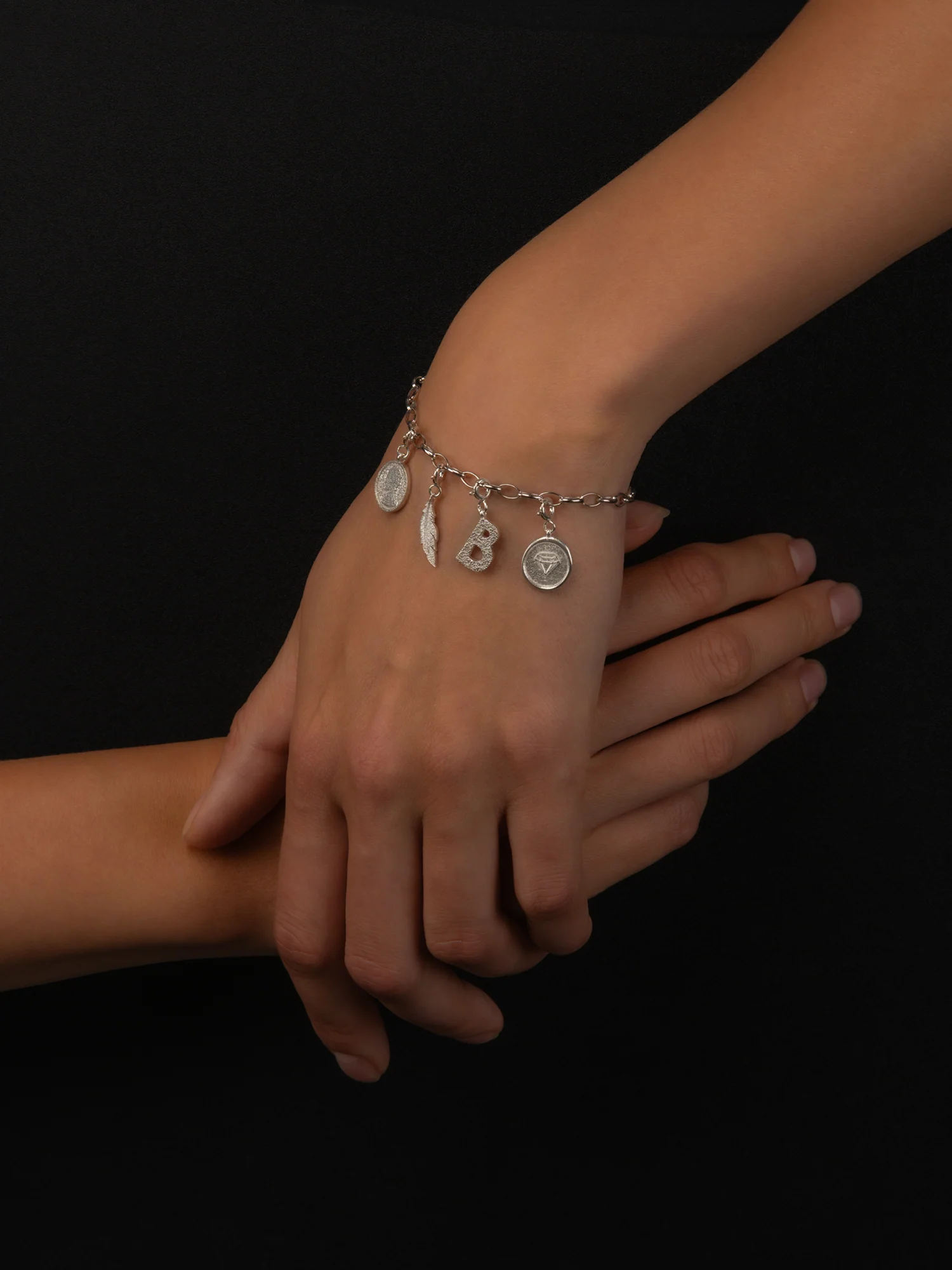 Bridgerton B Charm - Image 4