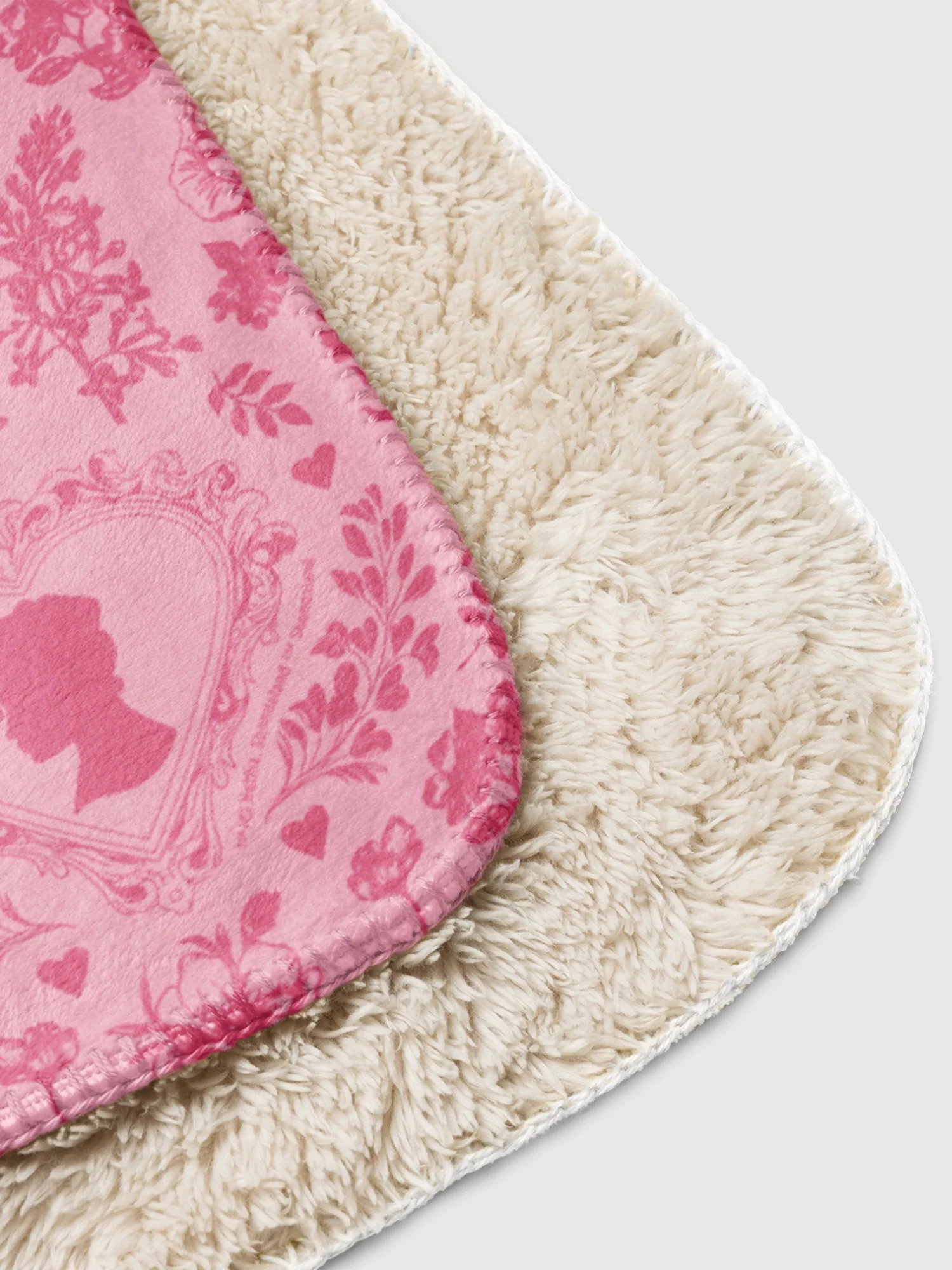 Bridgerton Hearts Sherpa Blanket - Image 8