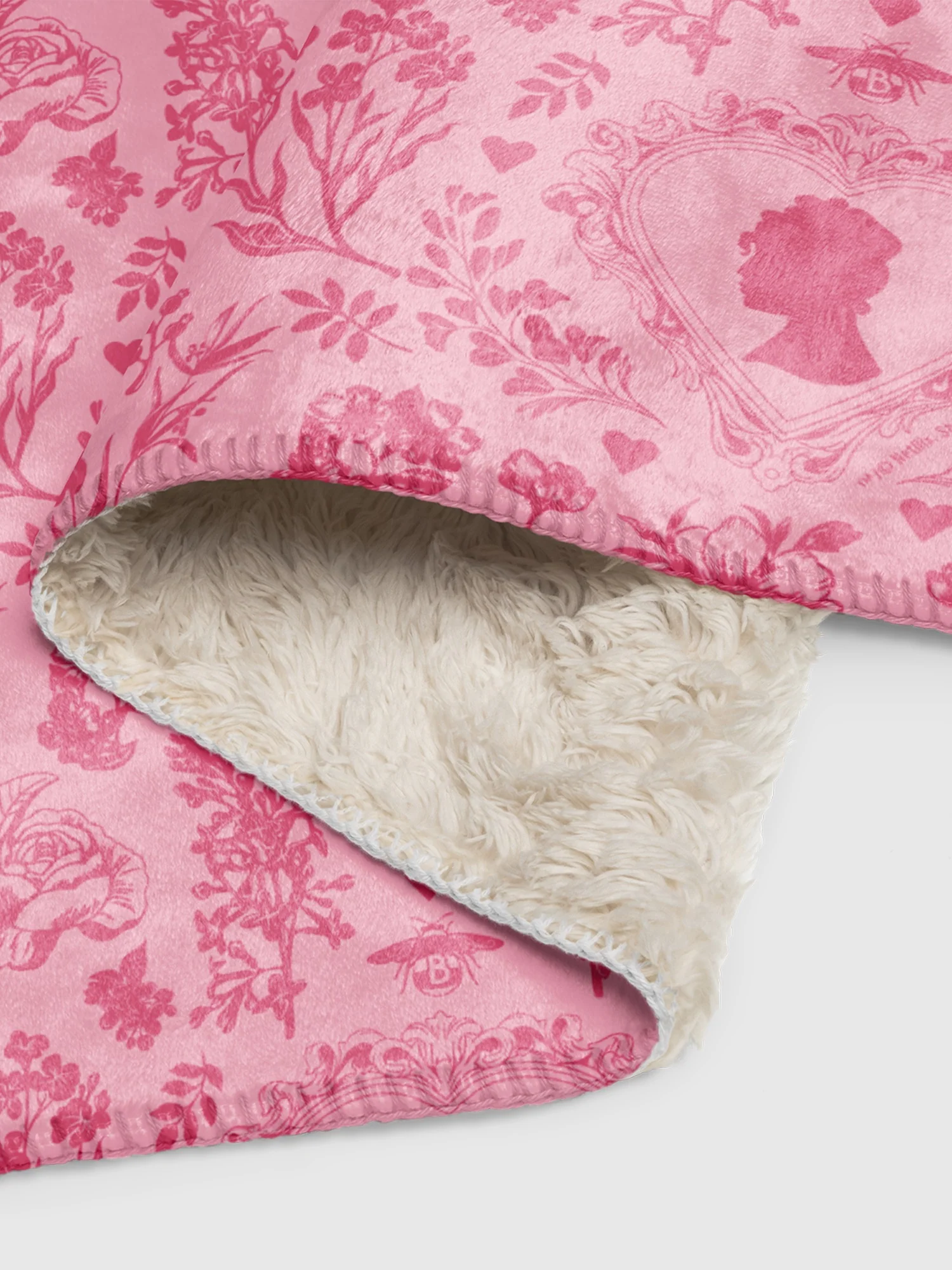 Bridgerton Hearts Sherpa Blanket - Image 9