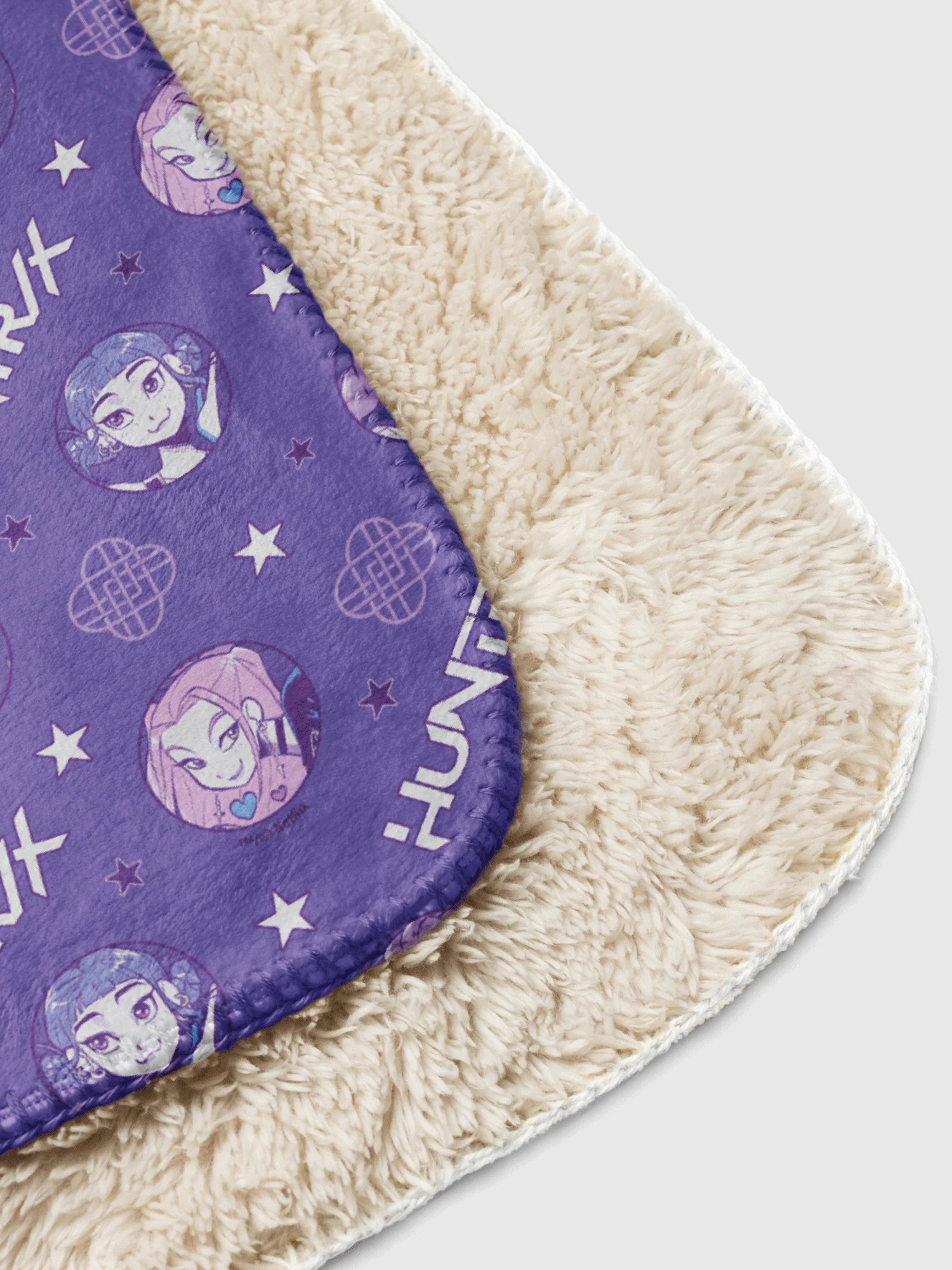KPop Demon Hunters HUNTR/X Pattern Sherpa Blanket - Image 4