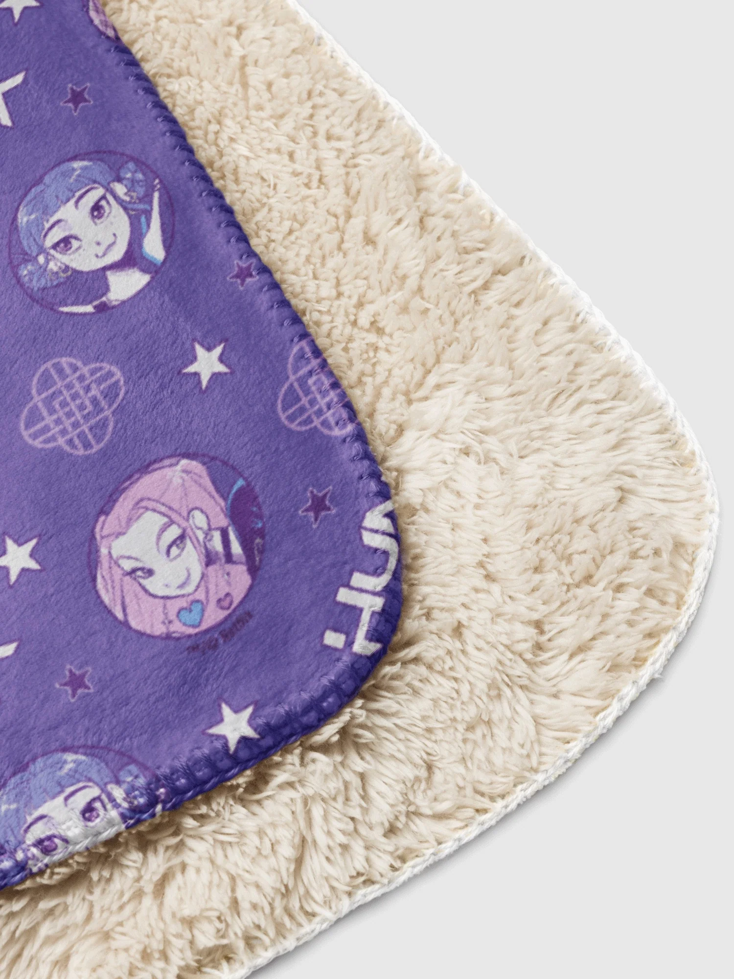 KPop Demon Hunters HUNTR/X Pattern Sherpa Blanket - Image 6