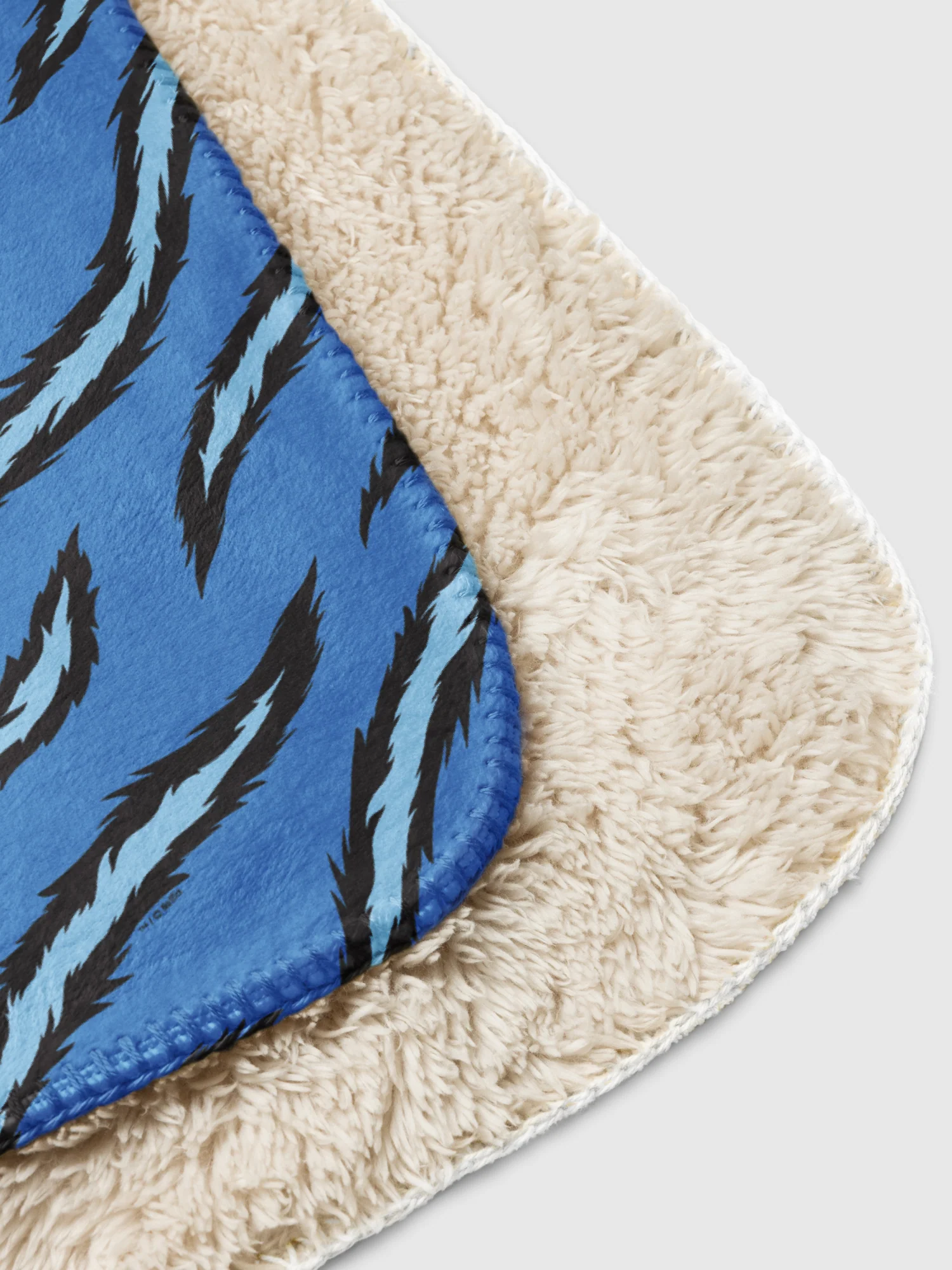 KPop Demon Hunters Sherpa Blanket Derpy Tiger Stripes - Image 8