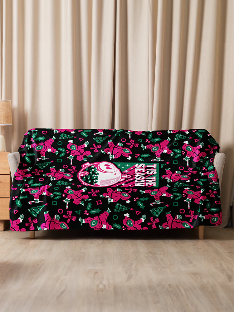 Squid Game Tis' The Season Sherpa Blanket - Image 6