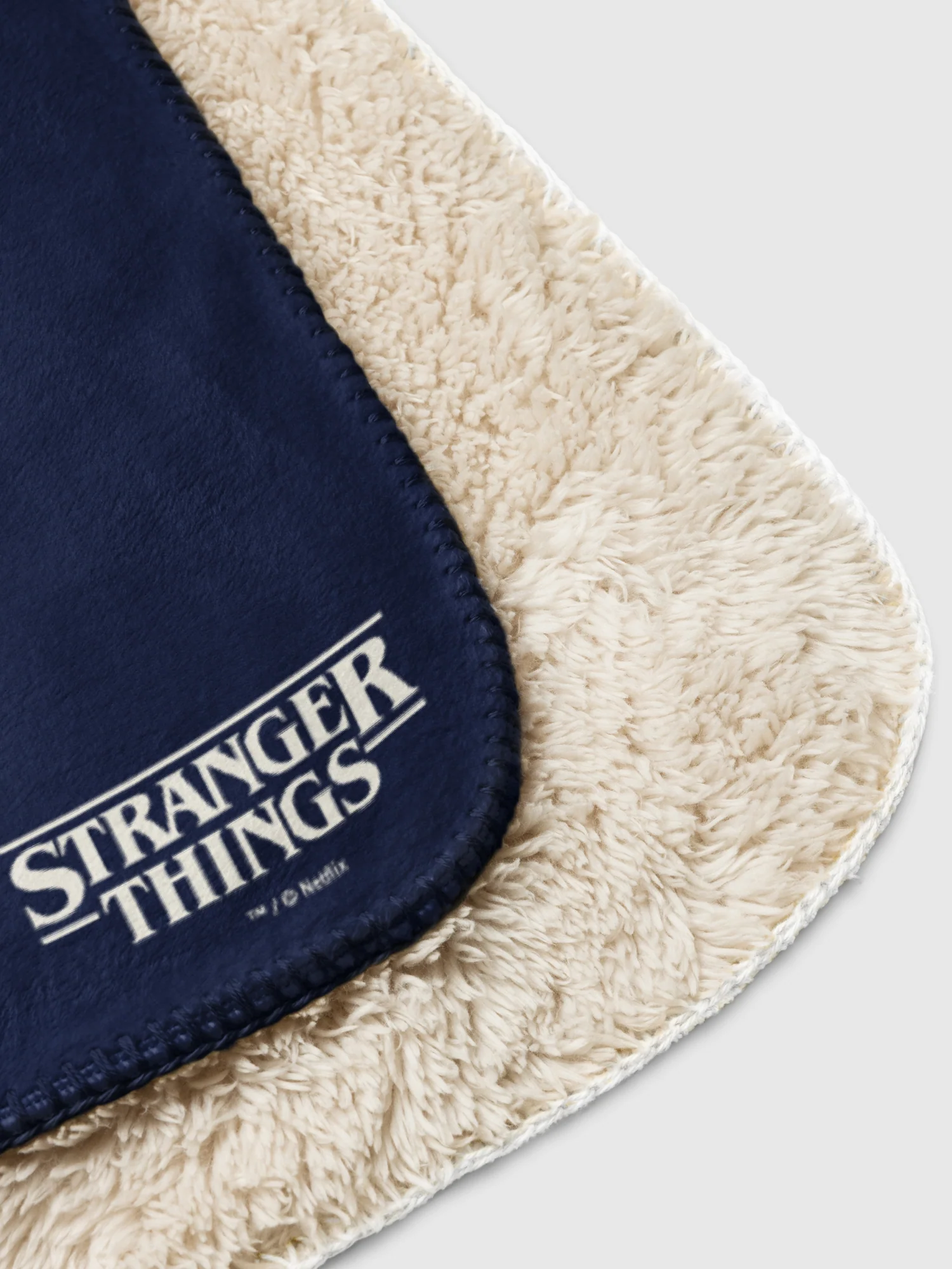Stranger Things Beam Me Up Sherpa Blanket - Image 3