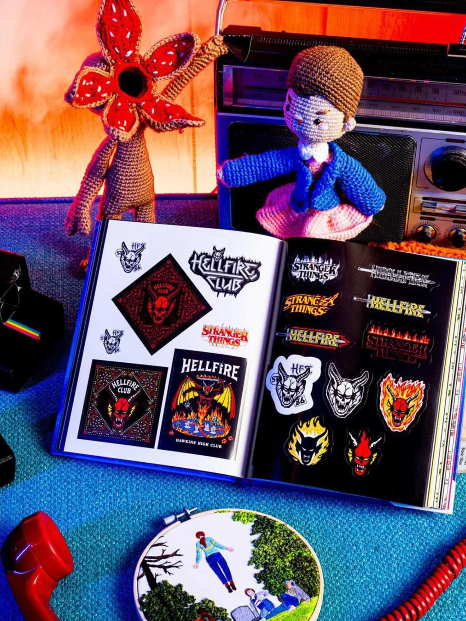 Stranger Things World of Stickers: Art Inspired by the Series - Image 5