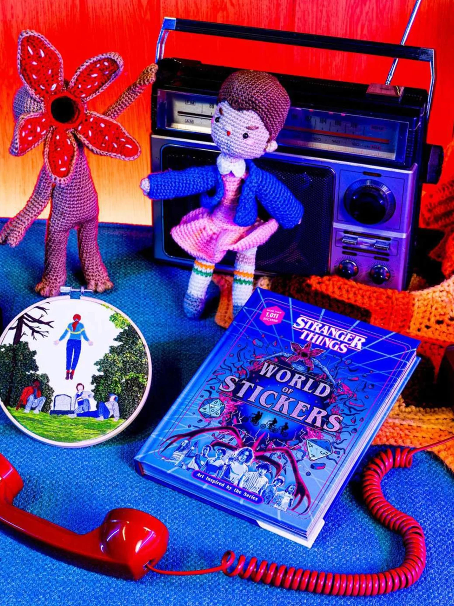 Stranger Things World of Stickers: Art Inspired by the Series - Image 6